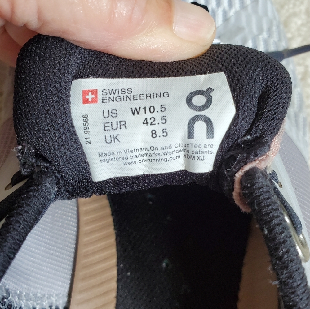 On Running Gray and Black Athletic Shoes with Mesh Upper. Size 10.5 - Picture 9 of 15